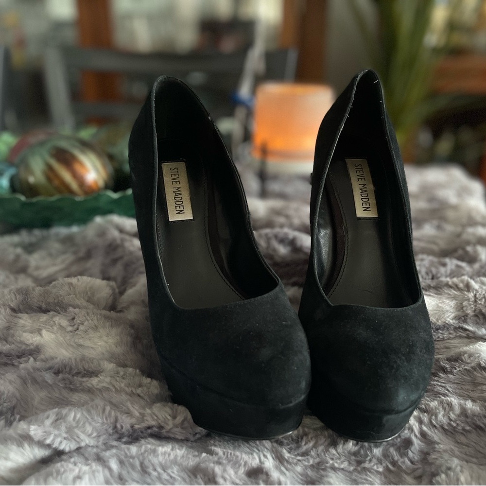 Steve Madden Suede Wedge